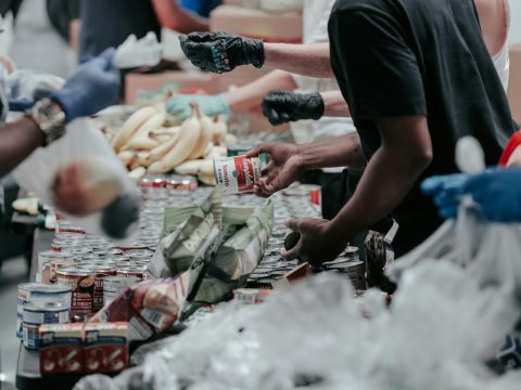 1,000 حقيبة مدرسية لأطفال المناطق النائية